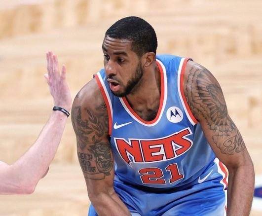 通过年轻球 通过年轻球