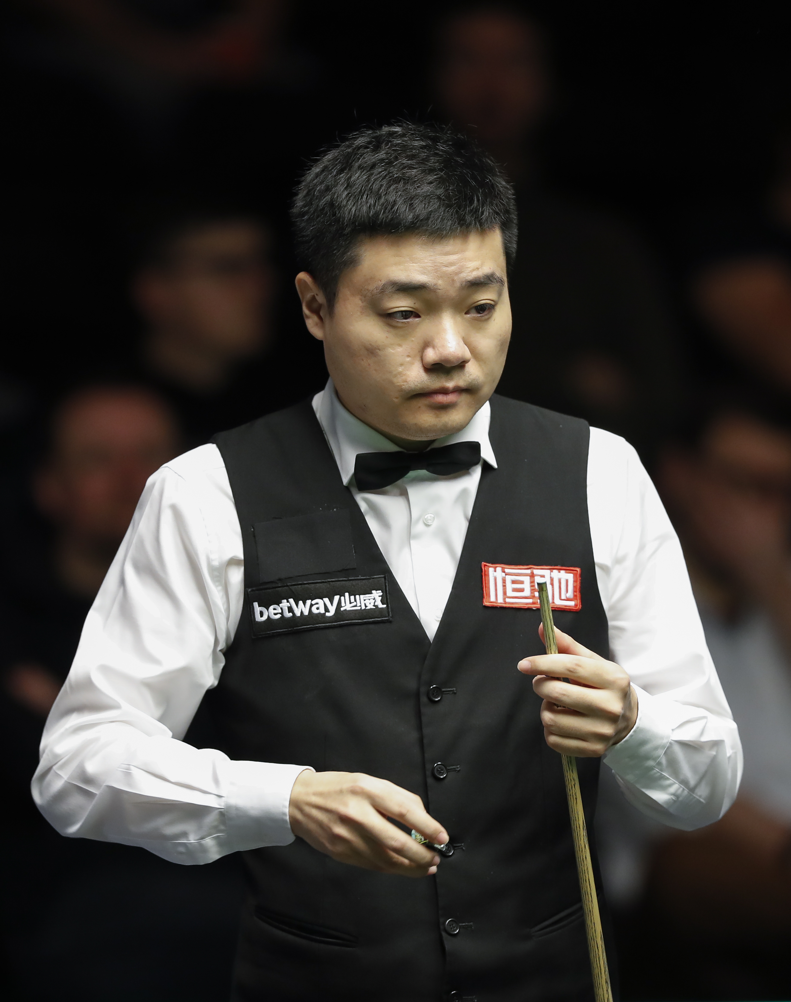 学校不仅承 学校不仅承