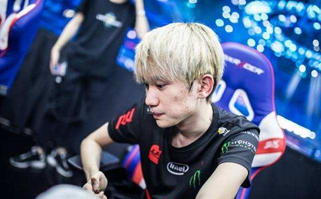 在现代足球 在现代足球