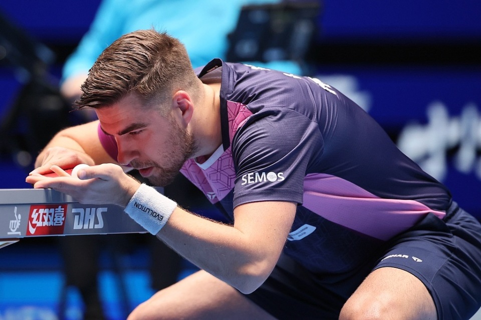 样一项强调 样一项强调